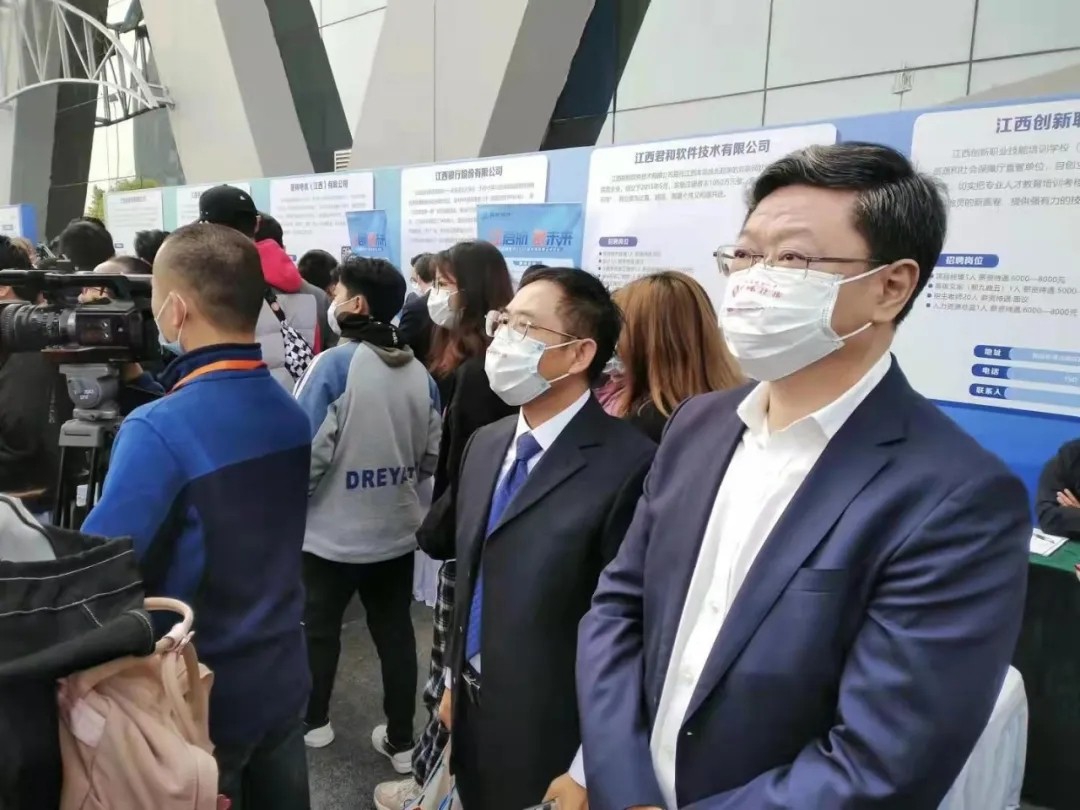 南昌城投公司积极响应“百场校沼妆活动