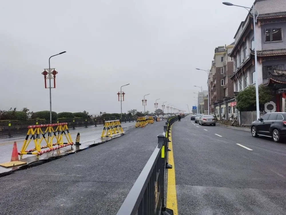 沿江中北大路急剧路提升刷新工程执行第5次交通导改